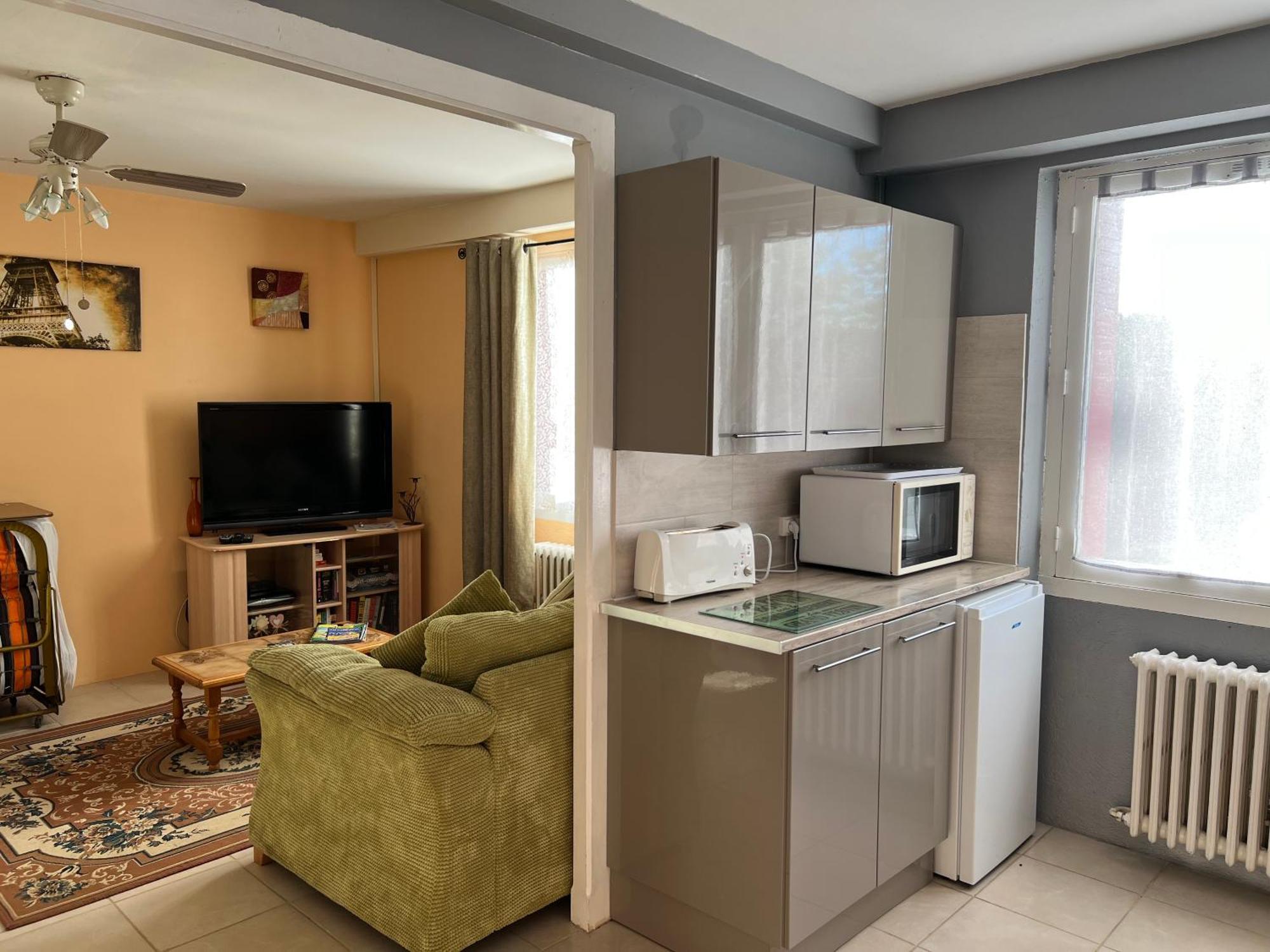 Gite Du St Martin Apartment Oradour-Fanais Bagian luar foto